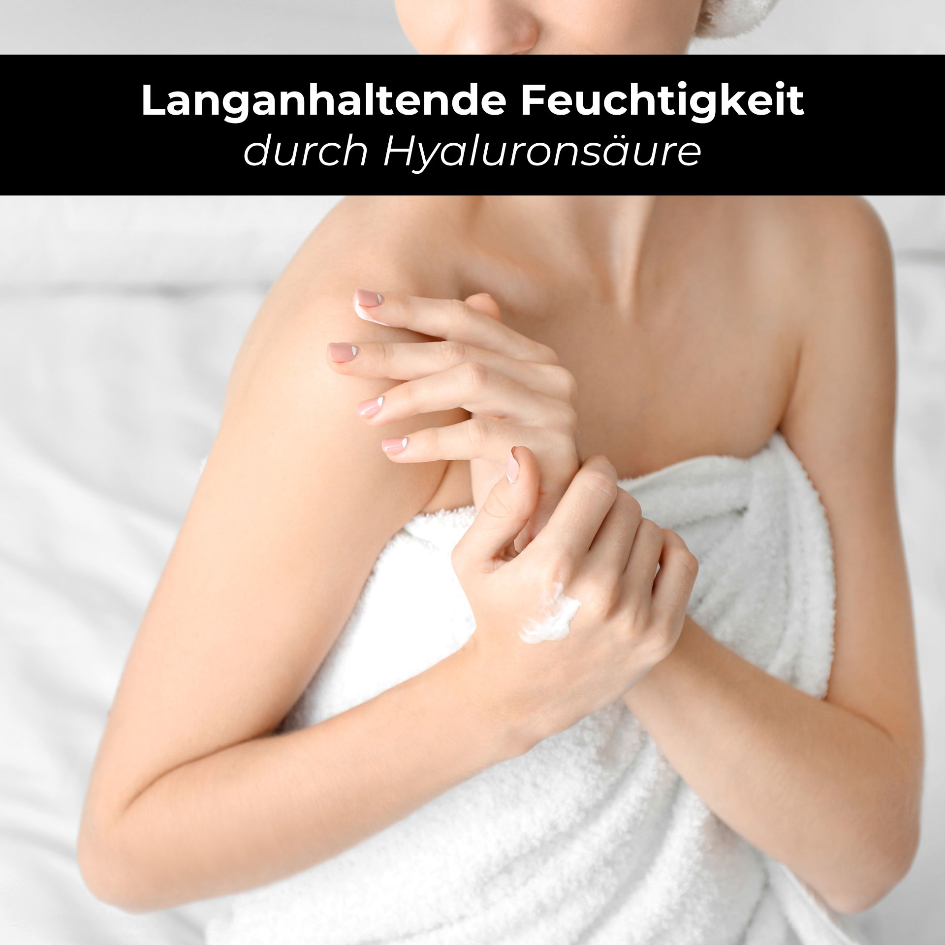 RAU Eternal Moist 潤膚露 500 ml - 密集保濕,柔軟肌膚 Langanhaltende Feuchtigkeit durch Hyaluronsäure, Frau mit Handcreme auf der Haut, Pflege für trockene Haut, RAU Eternal Moist Body Lotion, intensive Hydratation.