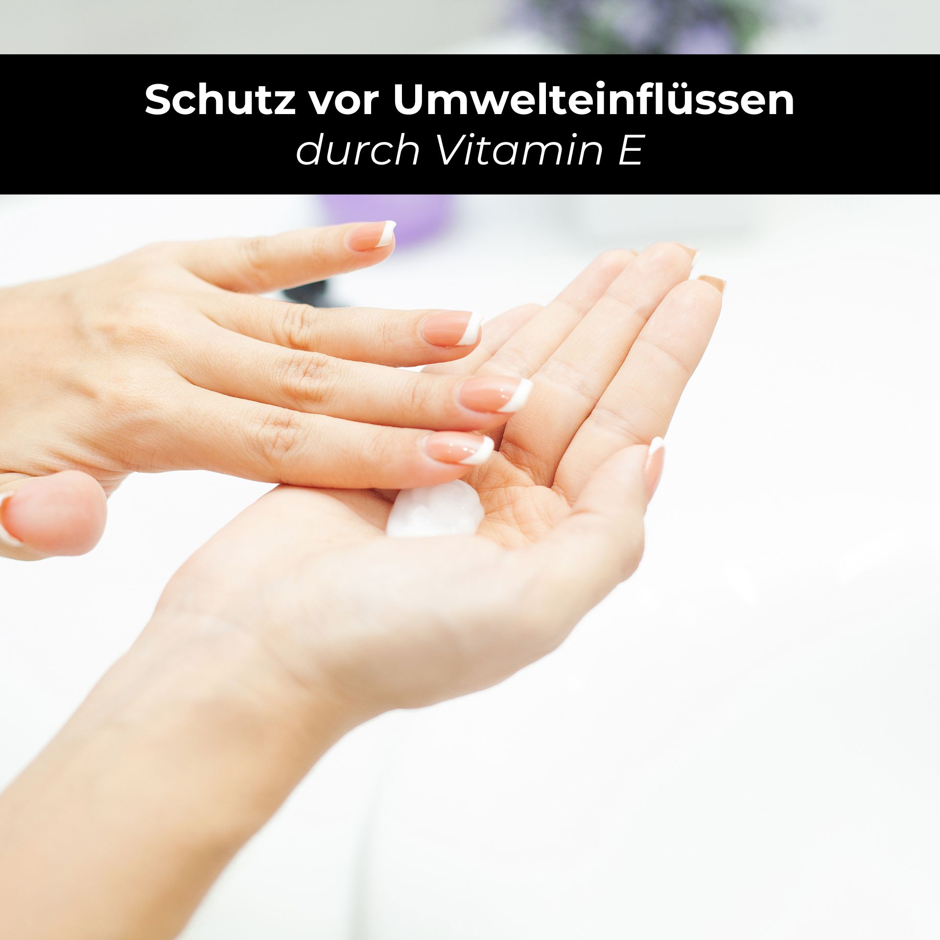 RAU Eternal Moist 潤膚露 500 ml - 密集保濕,柔軟肌膚 Hände, die eine Lotion auftragen, mit Text "Schutz vor Umwelteinflüssen durch Vitamin E", betont intensive Feuchtigkeit und Hautpflege.
